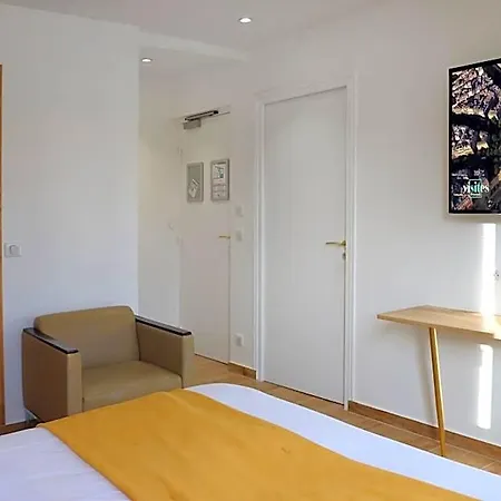Hotel Les Rebelles 3*