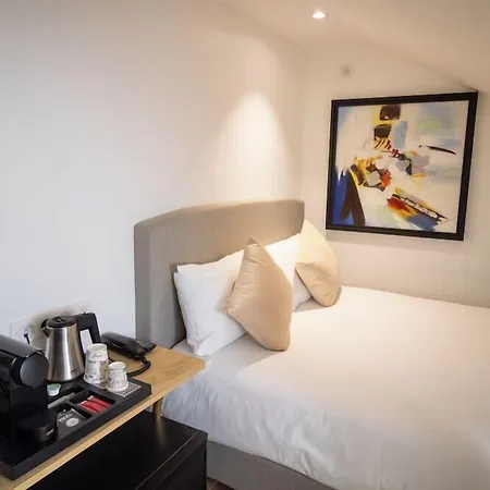 Les Rebelles Hotel