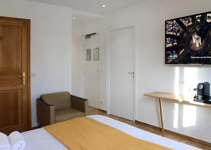 Les Rebelles Hotel Paris