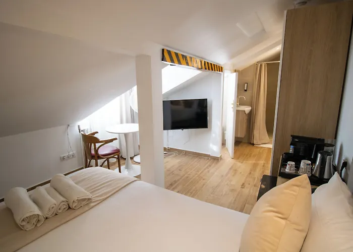 Otel Les Rebelles 3*