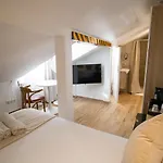 Otel Les Rebelles