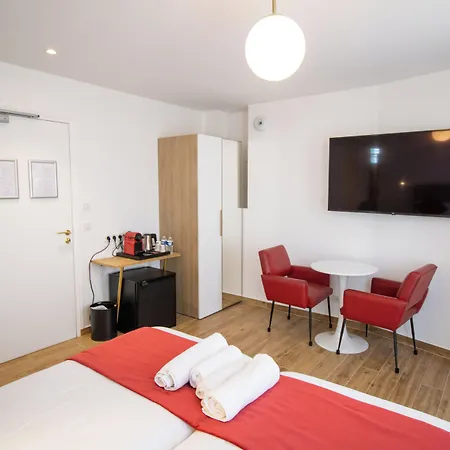 Otel Les Rebelles Paris
